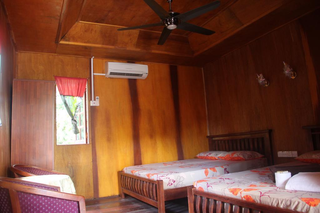 Ayumni House Hotel Pulau Perhentian Besar Room photo