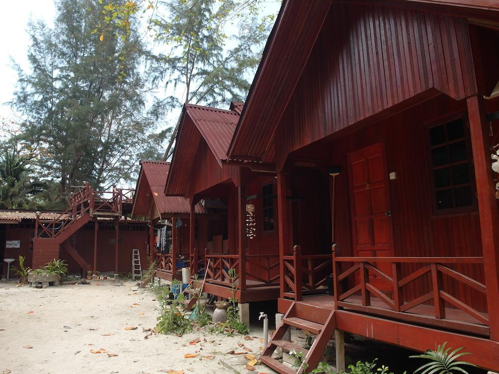 Ayumni House Hotel Pulau Perhentian Besar Exterior photo