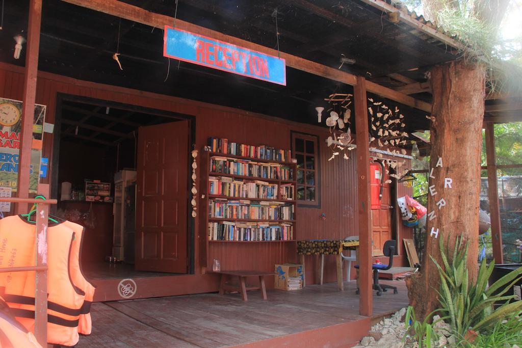 Ayumni House Hotel Pulau Perhentian Besar Exterior photo