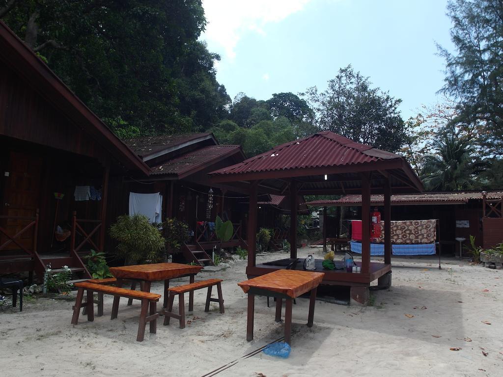 Ayumni House Hotel Pulau Perhentian Besar Exterior photo