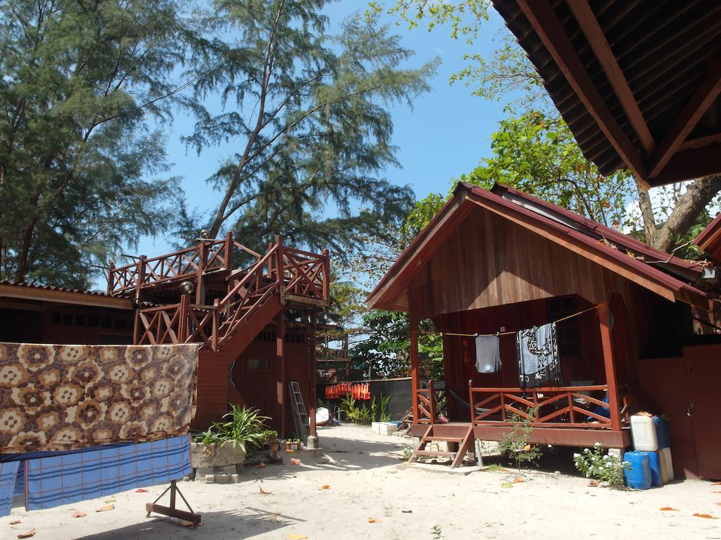 Ayumni House Hotel Pulau Perhentian Besar Exterior photo